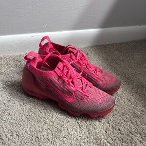 Nike Women's Fuchsia Sneakers